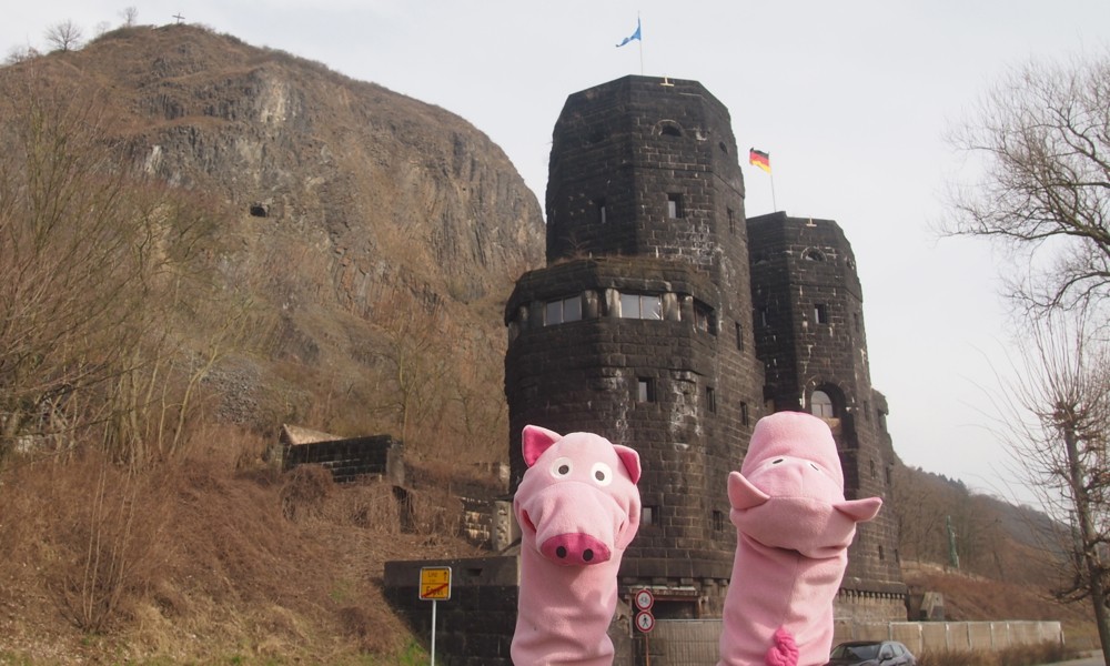 Die Brücke ist leider kaputt.