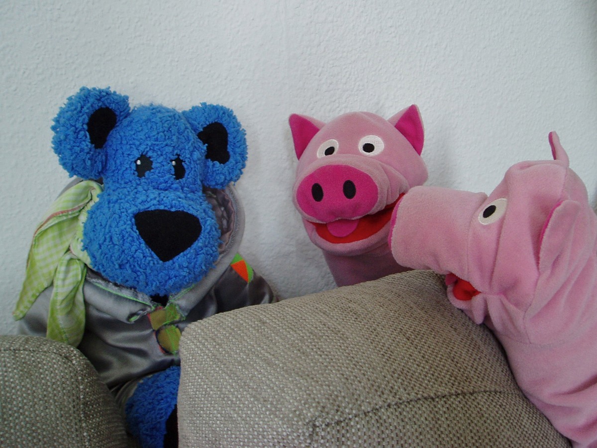 Auch mit einem blauen Bären ergibt sich ein angeregtes Gespräch.